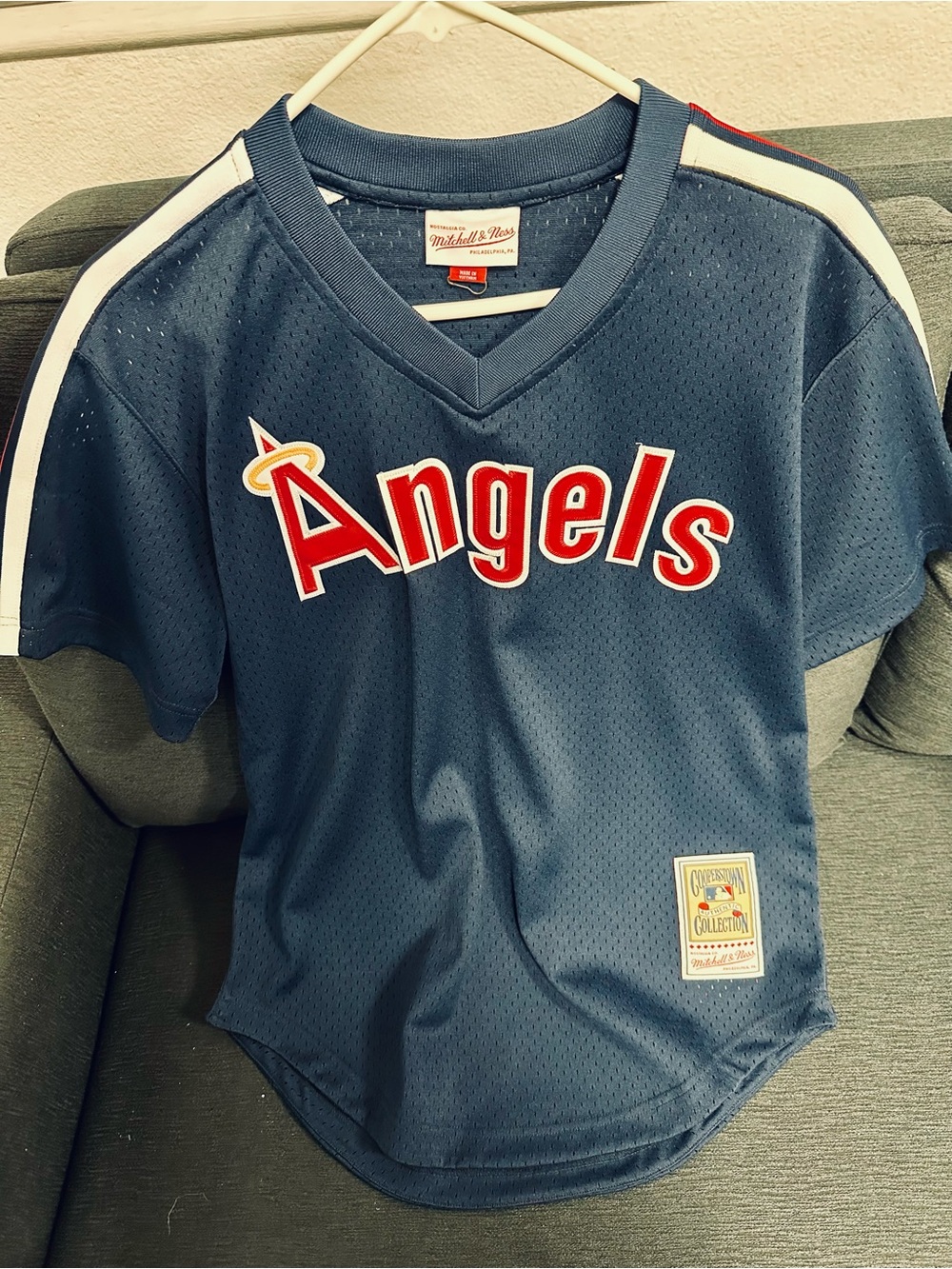 Authentic Classic Mitchell & Ness Cooperstown Navy Angels Mesh V-neck Jersey M